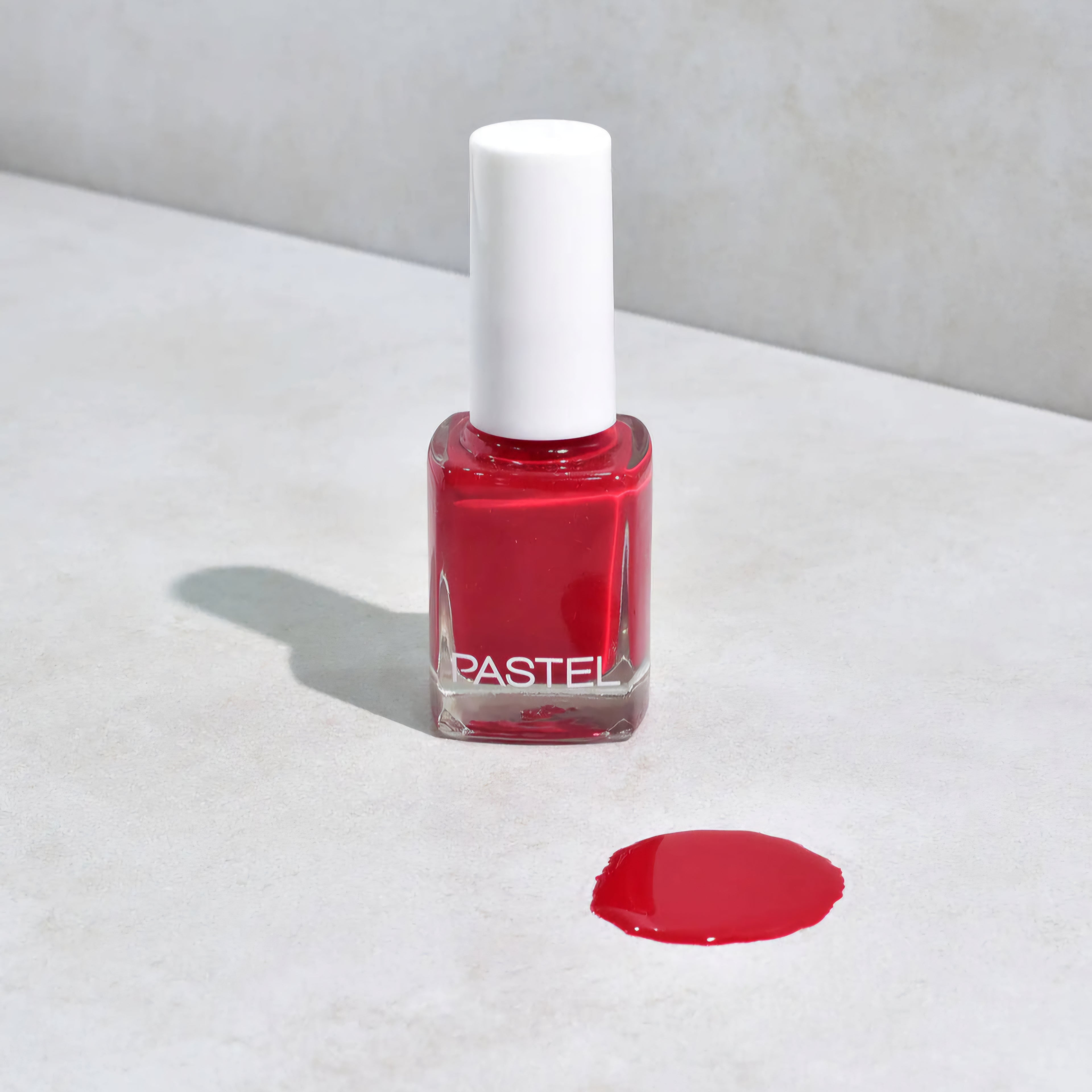 PASTEL - Nail Polish - réf 37 Cardinal Red
