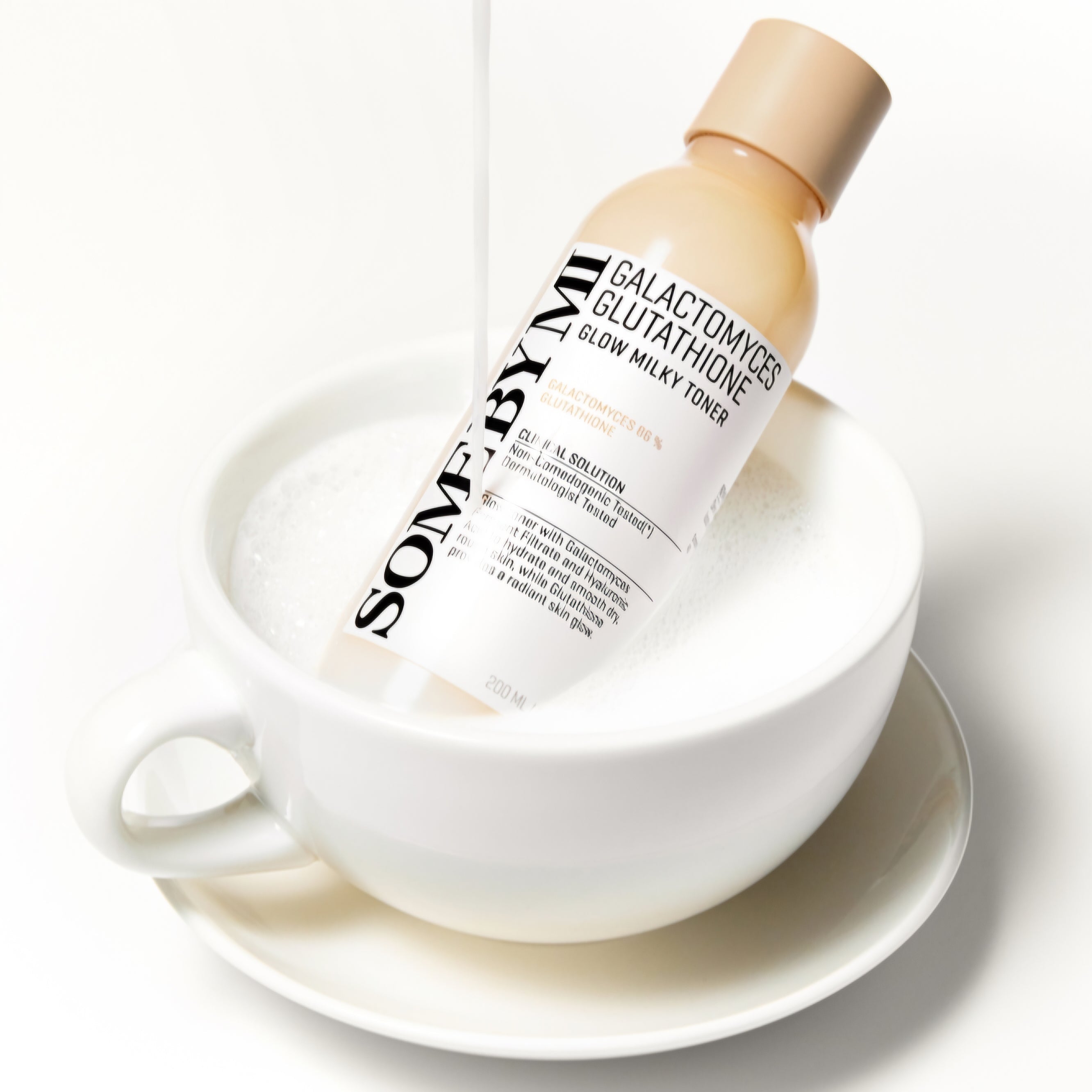 SOME BY MI - Galactomyces Glutathione Glow Milky Toner - 220ml