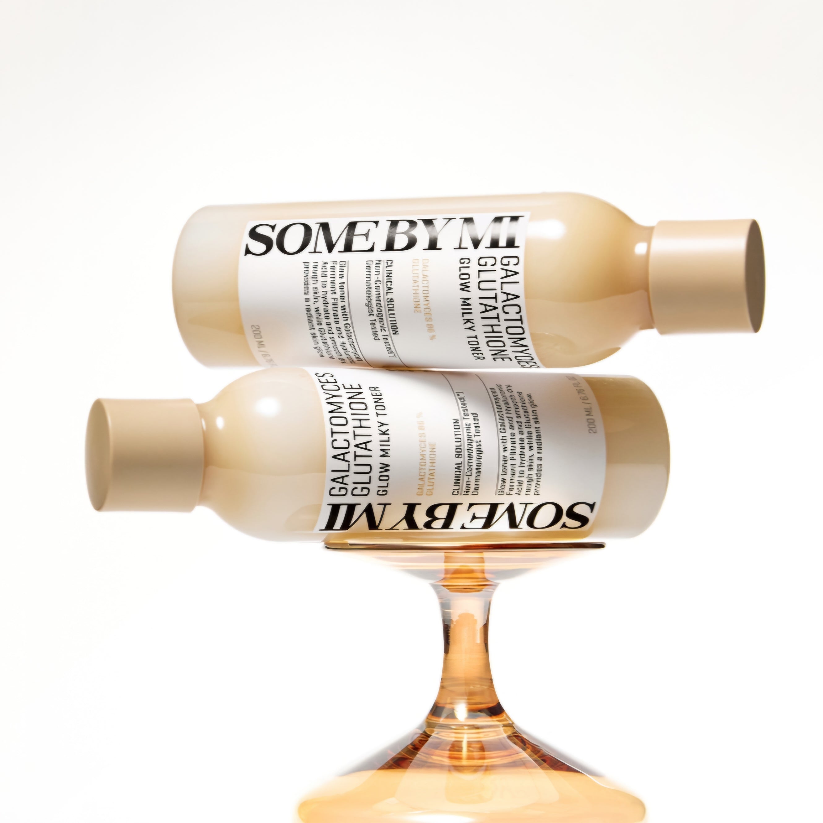 SOME BY MI - Galactomyces Glutathione Glow Milky Toner - 220ml